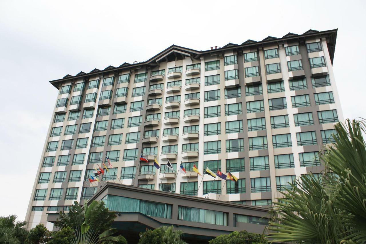 Sabah Oriental Hotel Kota Kinabalu Exterior foto